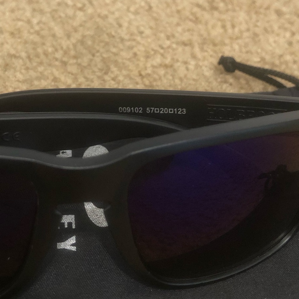 Oakley Holbrook Blue Reflective 9102 Matte Black Frame - Picture 5 of 8